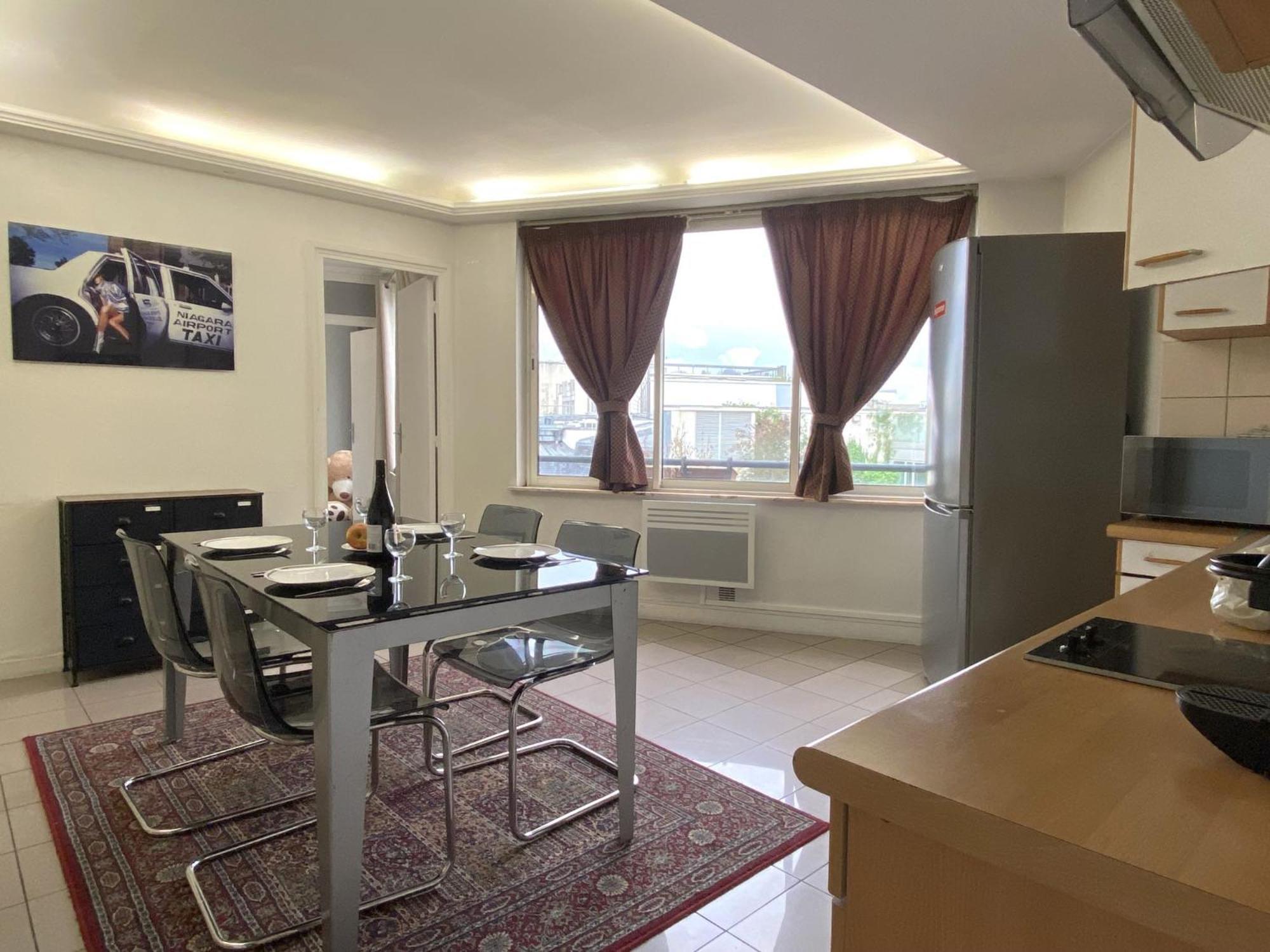 Des Champs Elysees Appartement Parijs